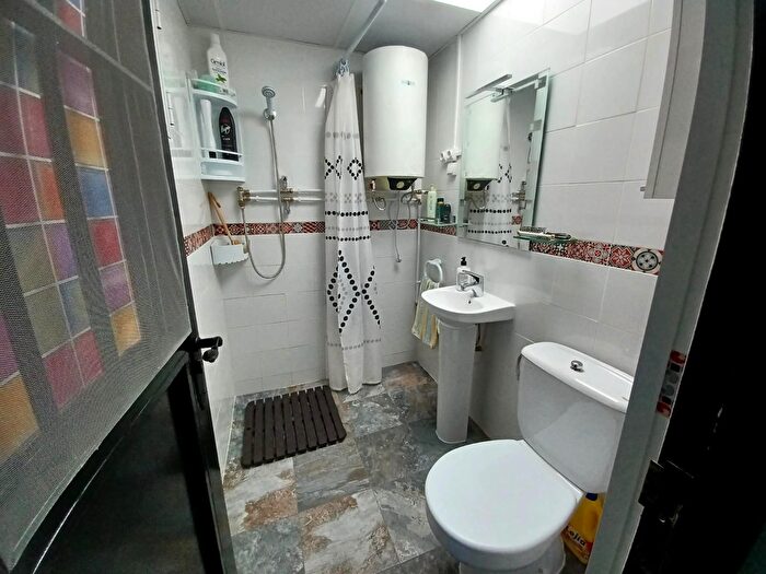 Casas en venta y pisos alquiler - 3