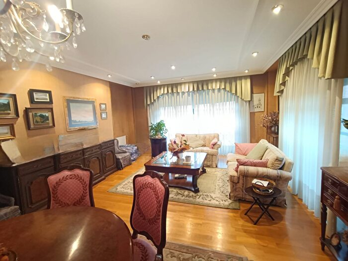 Casas en venta y pisos alquiler - 1