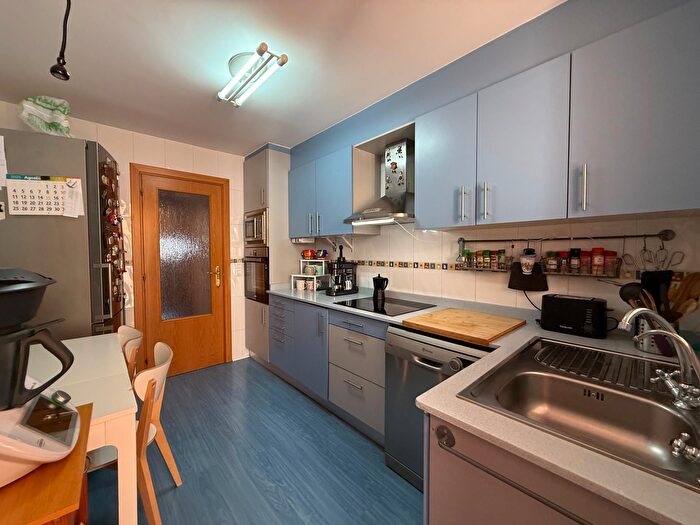 Casas en venta y pisos alquiler - 2