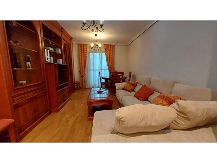 Casas en venta y pisos alquiler - 3