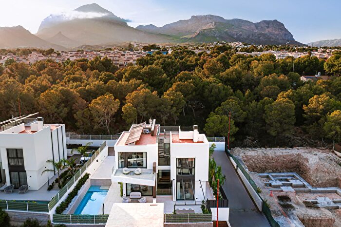 Casas en venta y pisos alquiler - 1
