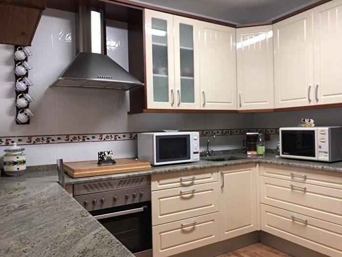 Casas en venta y pisos alquiler - 3