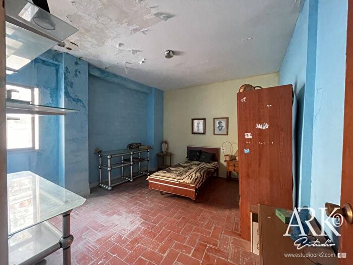 Casas en venta y pisos alquiler - 3