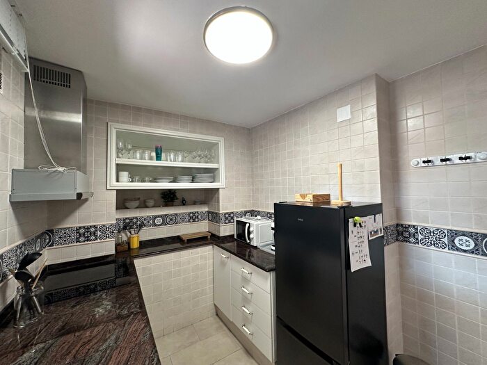 Casas en venta y pisos alquiler - 2