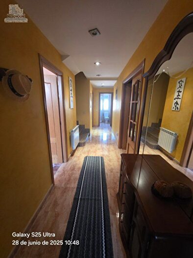 Casas en venta y pisos alquiler - 3