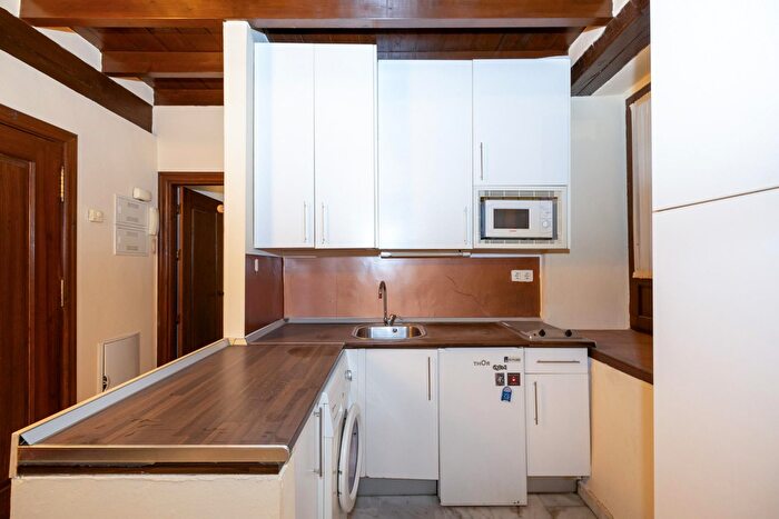 Casas en venta y pisos alquiler - 2