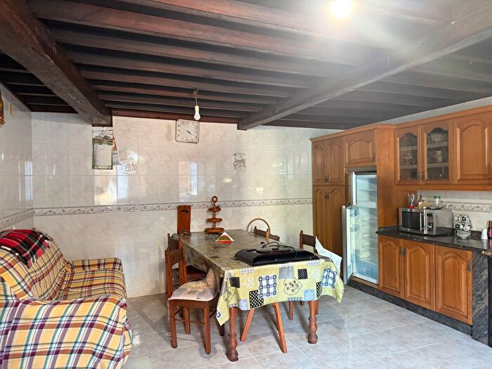 Casas en venta y pisos alquiler - 2