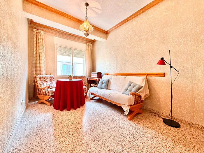 Casas en venta y pisos alquiler - 2