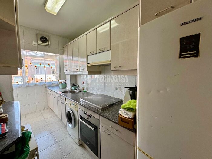 Casas en venta y pisos alquiler - 3