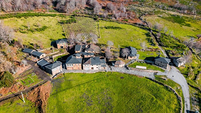 Casa en venta en A Pobra do Brollón, Lugo de 12 habitaciones