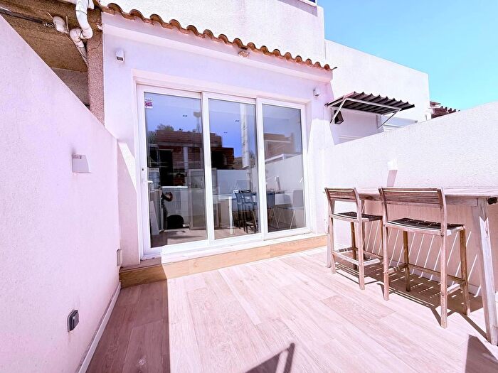 Casa en venta en Orihuela Costa, Villamartín Las Filipinas de 3 habitaciones