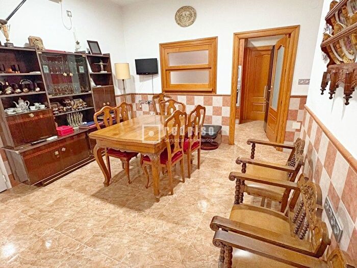 Casas en venta y pisos alquiler - 1