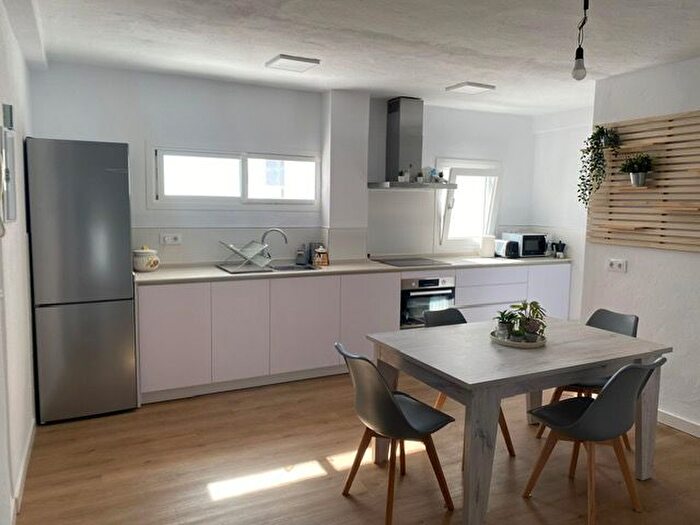 Casas en venta y pisos alquiler - 1