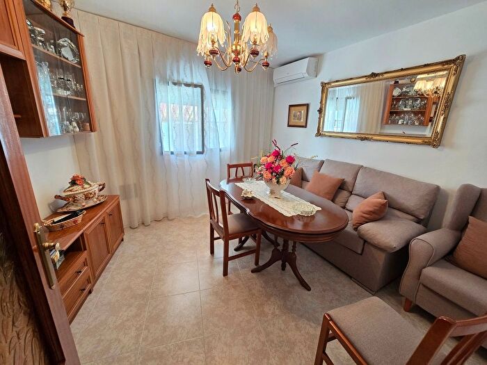 Casas en venta y pisos alquiler - 1