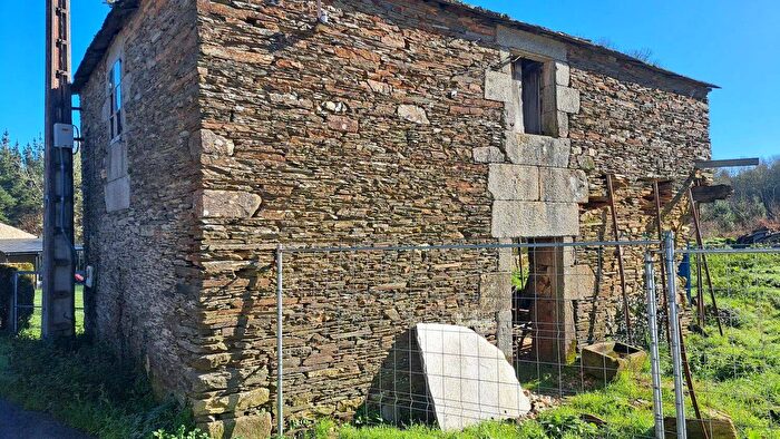 Casa en venta en Galicia, Lugo de 3 habitaciones