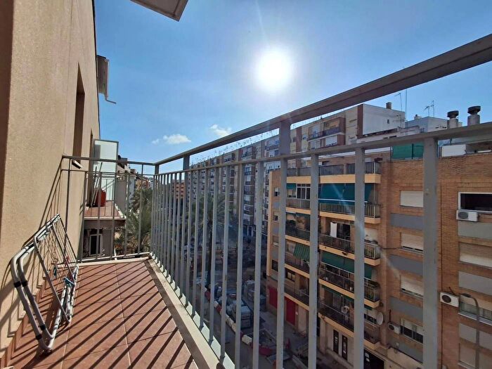 Casas en venta y pisos alquiler - 1