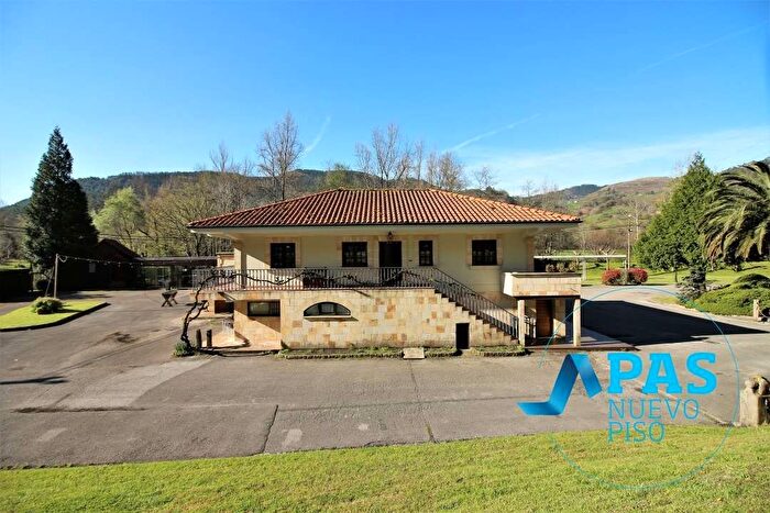 Casa en venta en Santa María de Cayón, Cantabria de 3 habitaciones