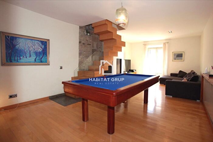 Casas en venta y pisos alquiler - 1