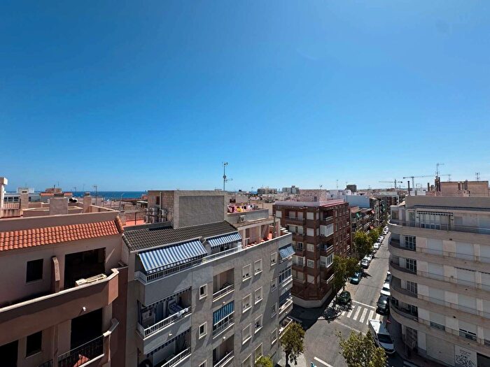 Casas en venta y pisos alquiler - 3