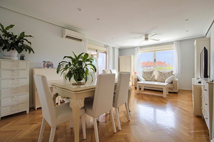 Casas en venta y pisos alquiler - 1