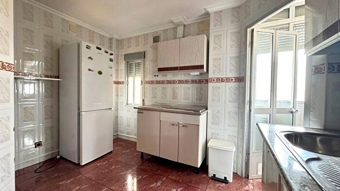 Casas en venta y pisos alquiler - 3
