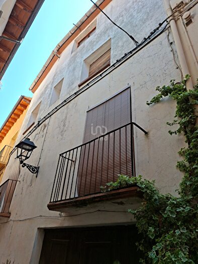 Casa en venta en La Puebla de Castro, Huesca de 8 habitaciones