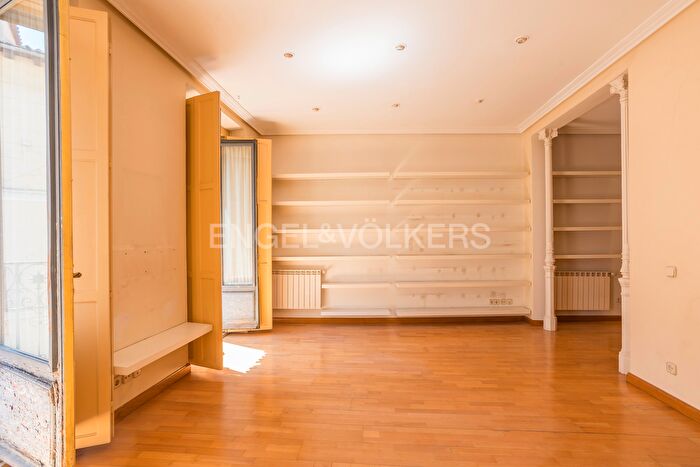 Casas en venta y pisos alquiler - 3