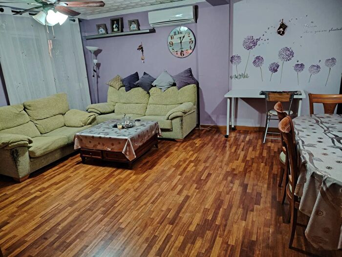 Casas en venta y pisos alquiler - 1