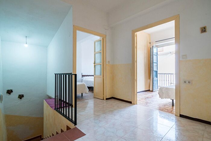 Casas en venta y pisos alquiler - 3