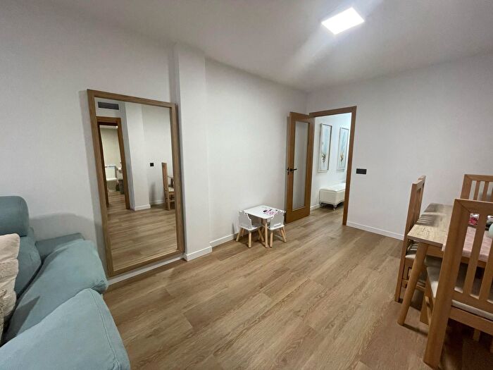 Casas en venta y pisos alquiler - 2