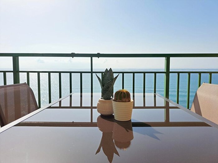 Piso en alquiler en Las Gaviotas Carvajal, Fuengirola de 2 habitaciones