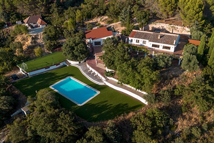 Casa en venta en Perales de Tajuña, Madrid de 10 habitaciones
