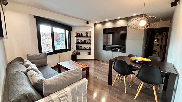 Casas en venta y pisos alquiler - 1
