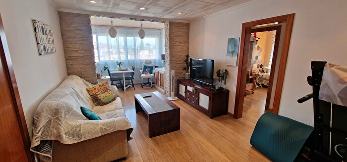 Casas en venta y pisos alquiler - 1