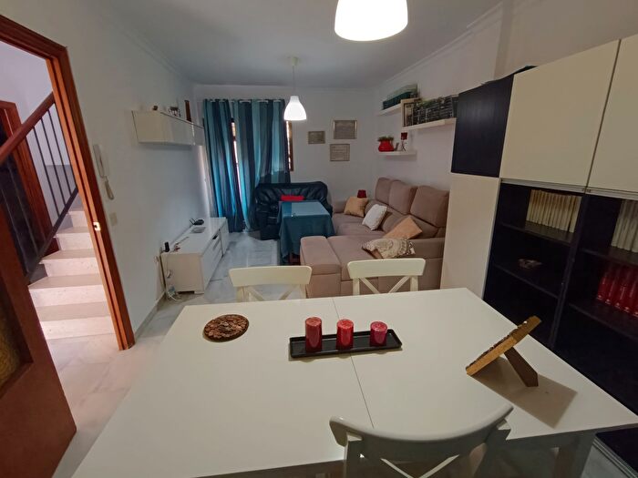 Casas en venta y pisos alquiler - 1