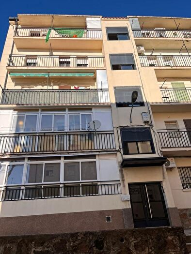 Casas en venta y pisos alquiler - 1