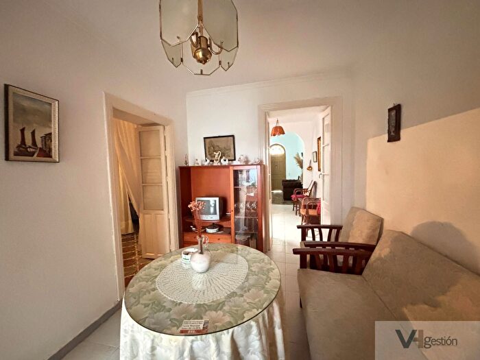Casas en venta y pisos alquiler - 1