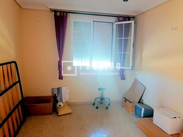 Casas en venta y pisos alquiler - 3