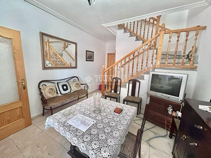 Casas en venta y pisos alquiler - 1