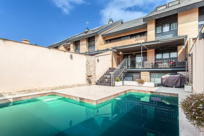 Casas en venta y pisos alquiler - 1