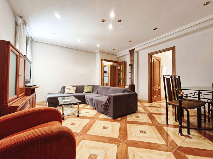 Casas en venta y pisos alquiler - 3