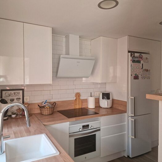 Casas en venta y pisos alquiler - 3