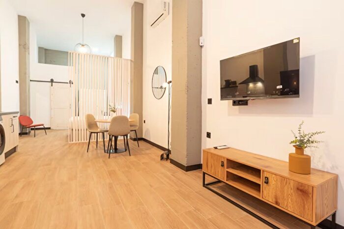 Piso en venta en Bailén Miraflores, Parque Victoria Eugenia de 1 habitacion