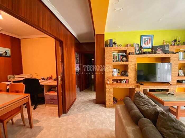 Casas en venta y pisos alquiler - 1