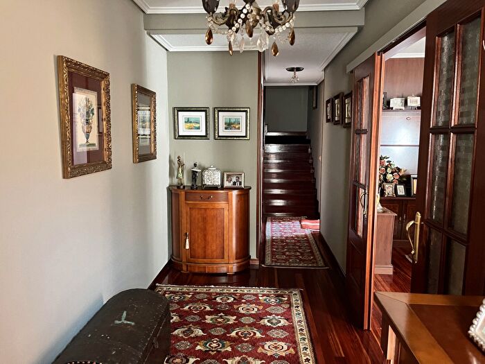 Casas en venta y pisos alquiler - 1
