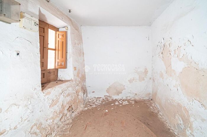 Casas en venta y pisos alquiler - 3