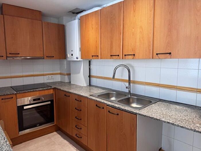 Casas en venta y pisos alquiler - 2