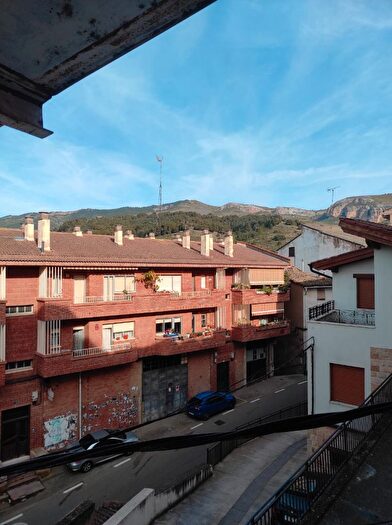 Casas en venta y pisos alquiler - 2
