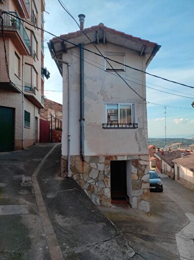 Casas en venta y pisos alquiler - 3
