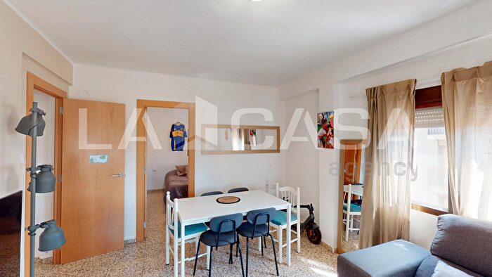 Casas en venta y pisos alquiler - 2